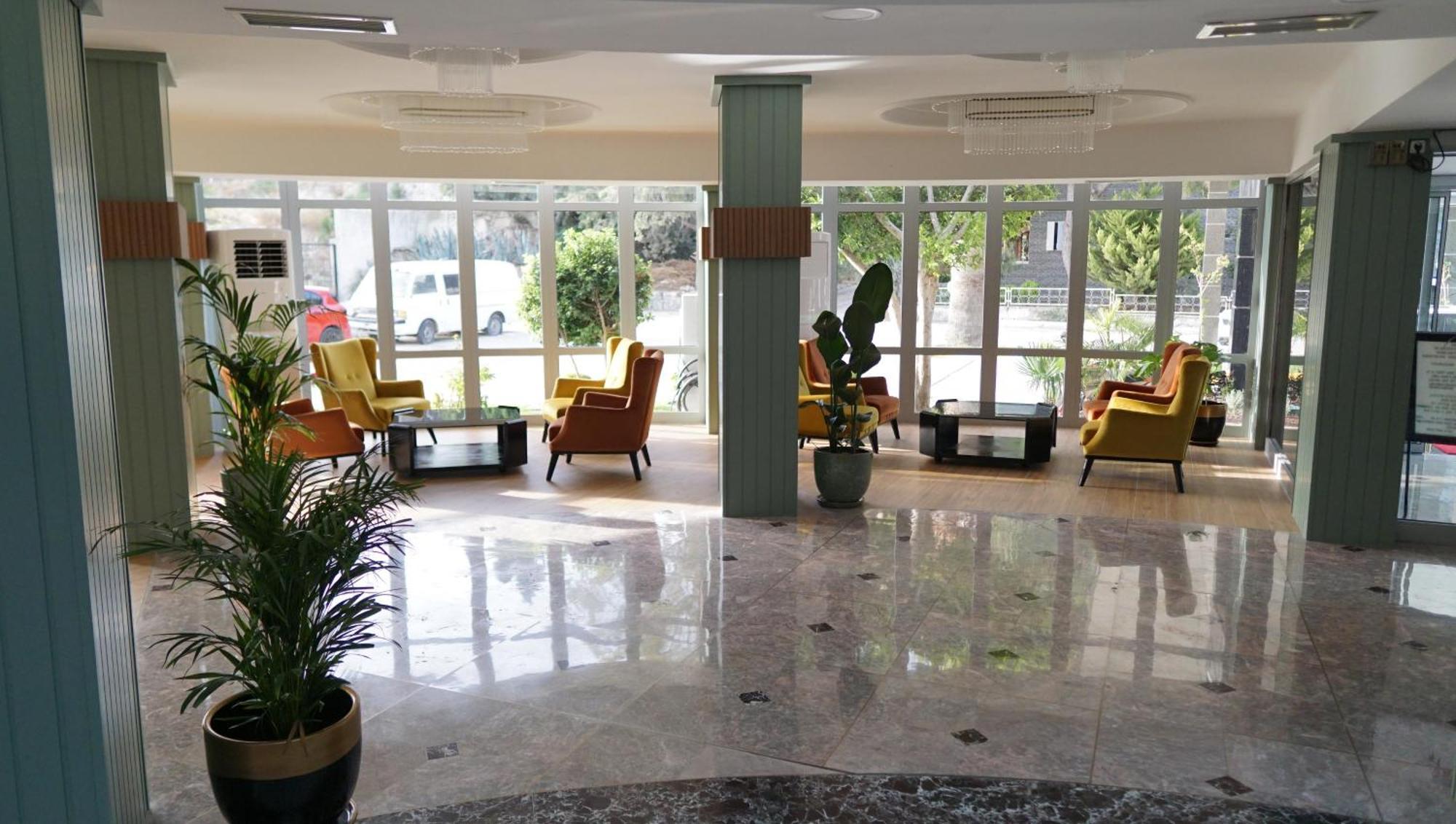Ada Newday Otel 3*